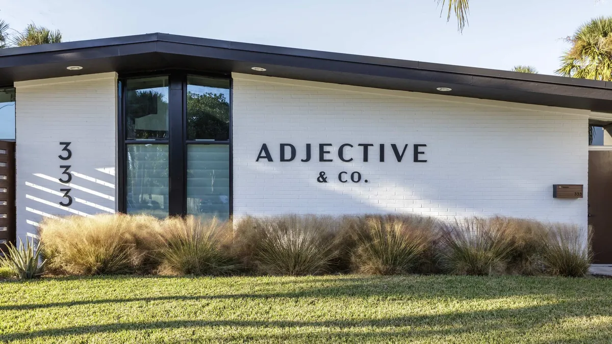 Adjective & Co.